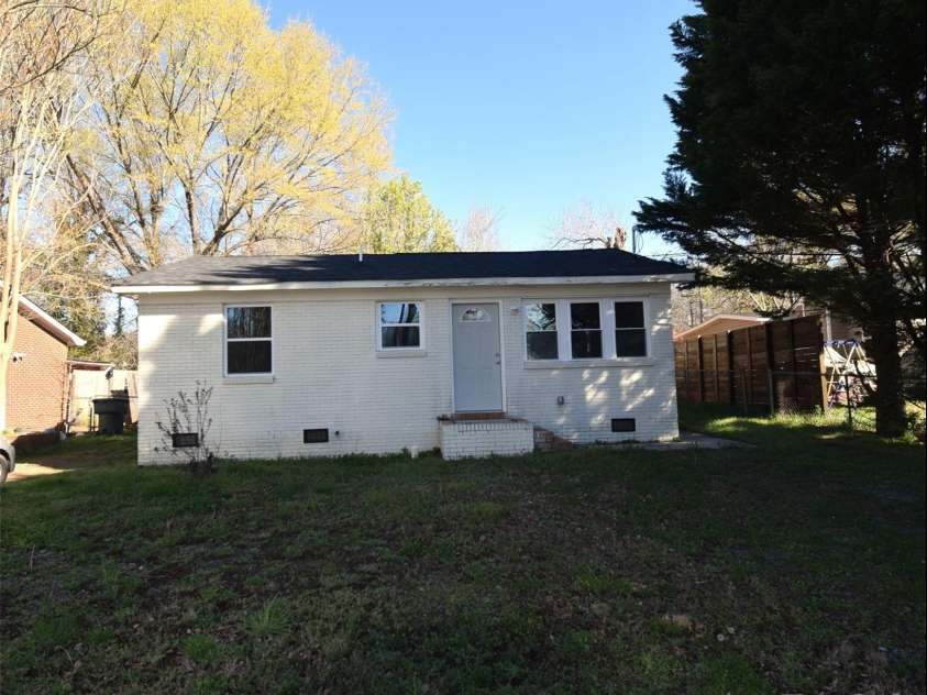 2546 Amber Crest Drive, Gastonia, NC 28052.  MLS# CAR4358400, YatesRealty ID 4446. Front of Home