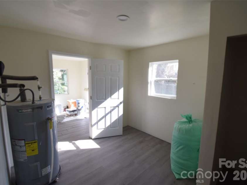 2546 Amber Crest Drive, Gastonia, NC 28052.  MLS# CAR4358400, YatesRealty ID 4446. Laundry Room