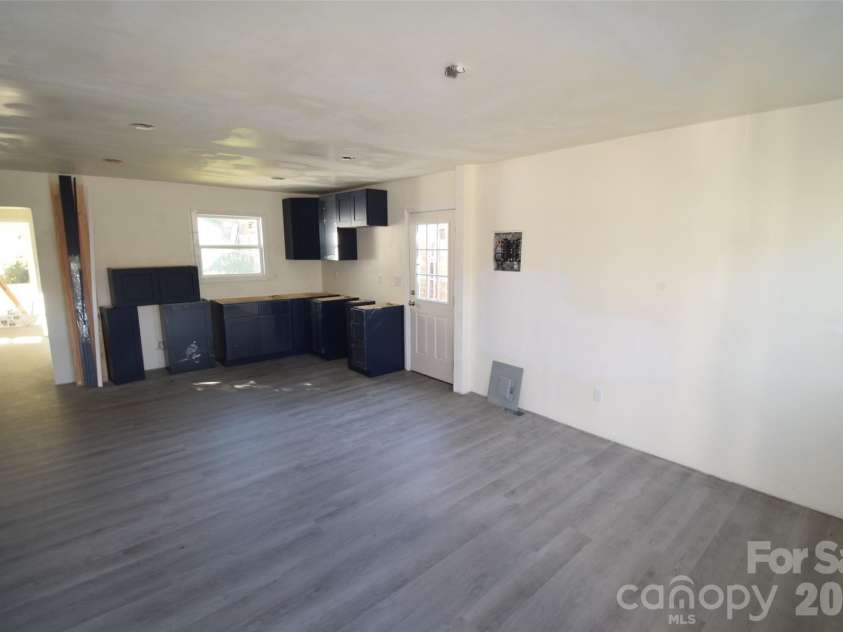 2546 Amber Crest Drive, Gastonia, NC 28052.  MLS# CAR4358400, YatesRealty ID 4446. Living Room