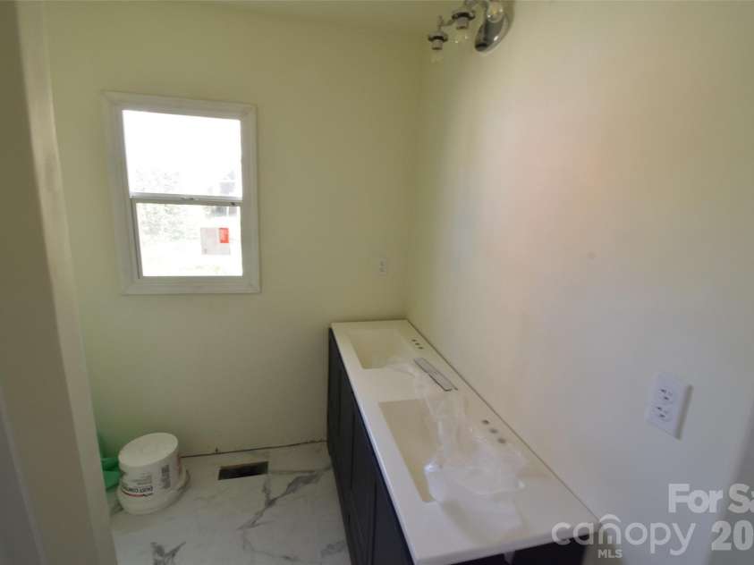 2546 Amber Crest Drive, Gastonia, NC 28052.  MLS# CAR4358400, YatesRealty ID 4446. Primary Bath