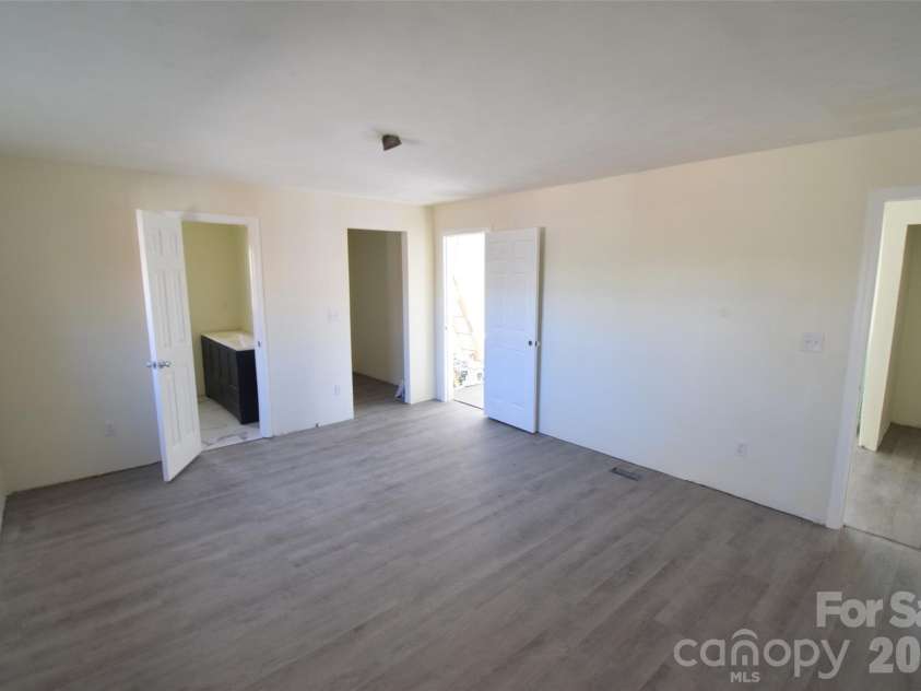 2546 Amber Crest Drive, Gastonia, NC 28052.  MLS# CAR4358400, YatesRealty ID 4446. Primary  Bedroom
