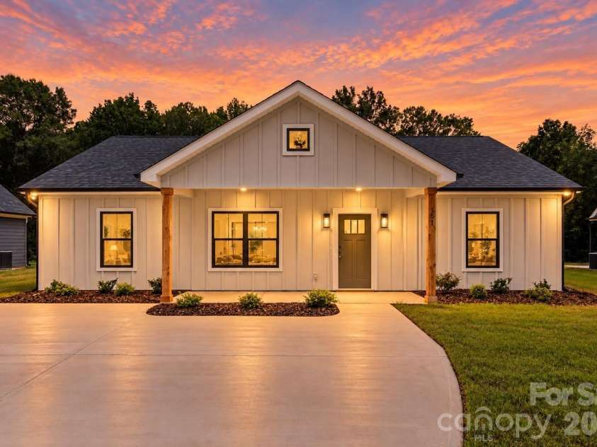 151 McCorkle Street, York, SC 29745.  MLS# CAR4414413, YatesRealty ID 44460. 