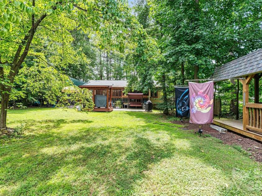 7697 Katherine Drive, Denver, NC 28037.  MLS# CAR4414395, YatesRealty ID 44462. Backyard Landscape