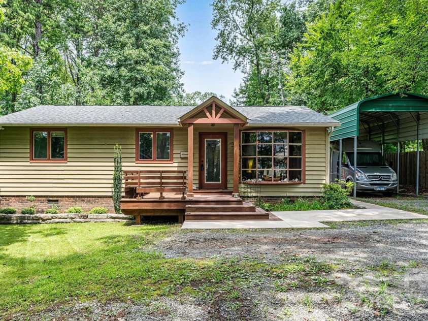 7697 Katherine Drive, Denver, NC 28037.  MLS# CAR4414395, YatesRealty ID 44462. Front yard