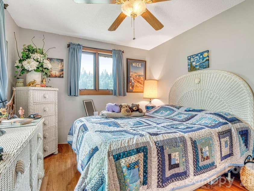 7697 Katherine Drive, Denver, NC 28037.  MLS# CAR4414395, YatesRealty ID 44462. Full Bathroom 2