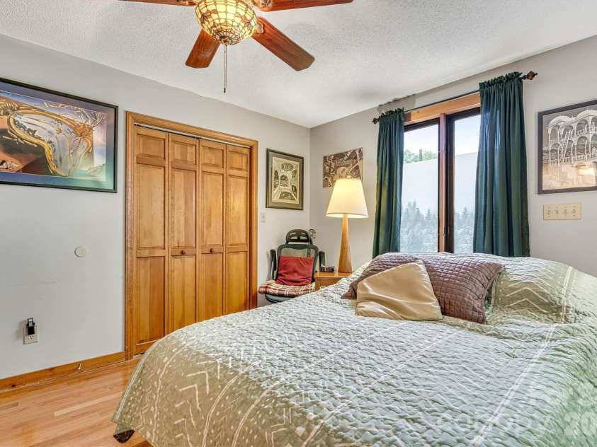 7697 Katherine Drive, Denver, NC 28037.  MLS# CAR4414395, YatesRealty ID 44462. Main bedroom 2
