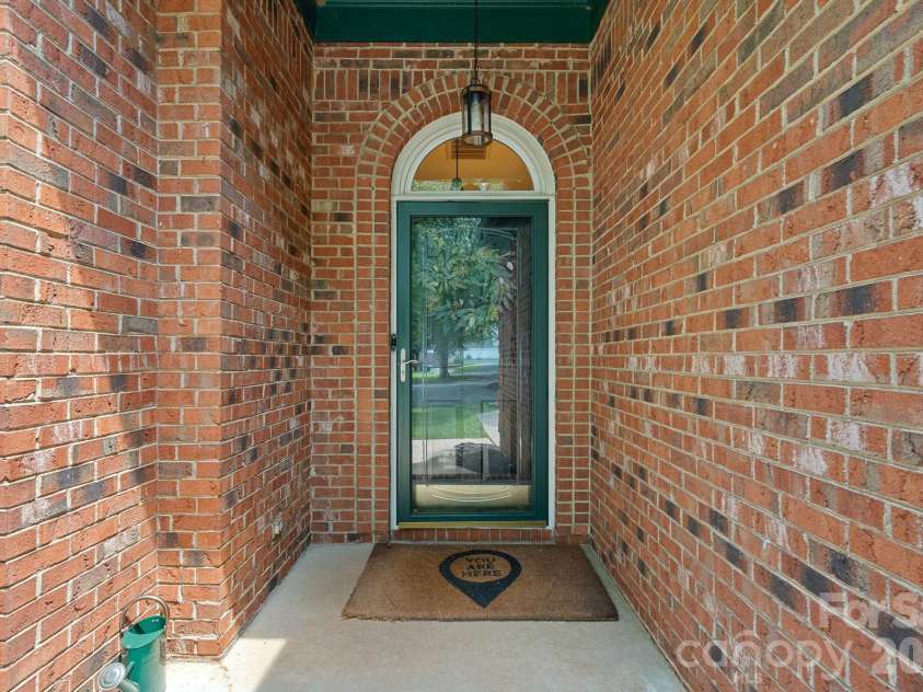 9413 Twin Trail Drive, Huntersville, NC 28078.  MLS# CAR4412850, YatesRealty ID 44465. 