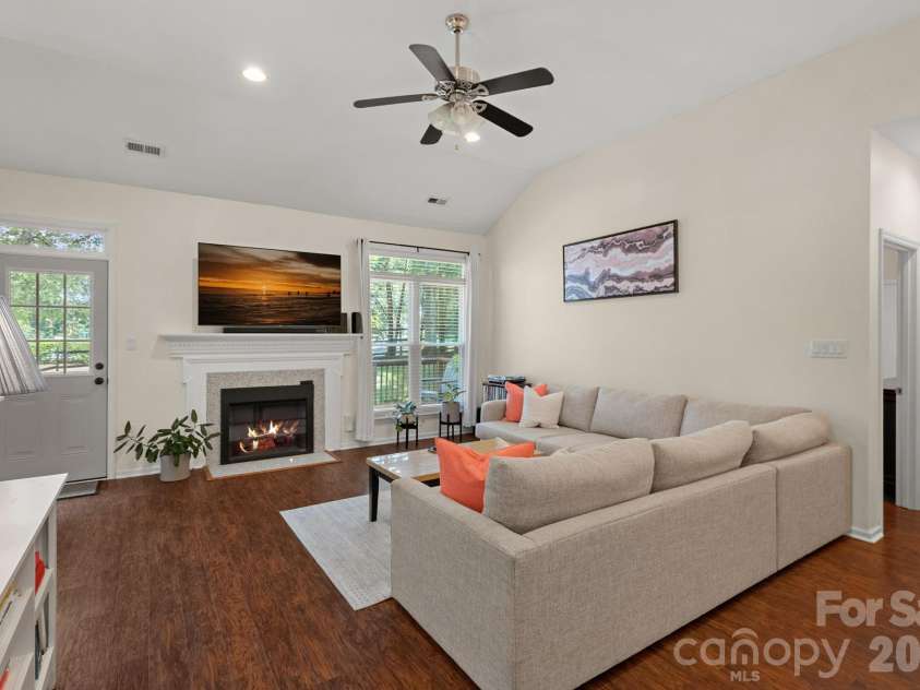 9413 Twin Trail Drive, Huntersville, NC 28078.  MLS# CAR4412850, YatesRealty ID 44465. 