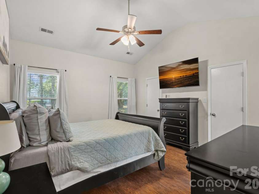 9413 Twin Trail Drive, Huntersville, NC 28078.  MLS# CAR4412850, YatesRealty ID 44465. 