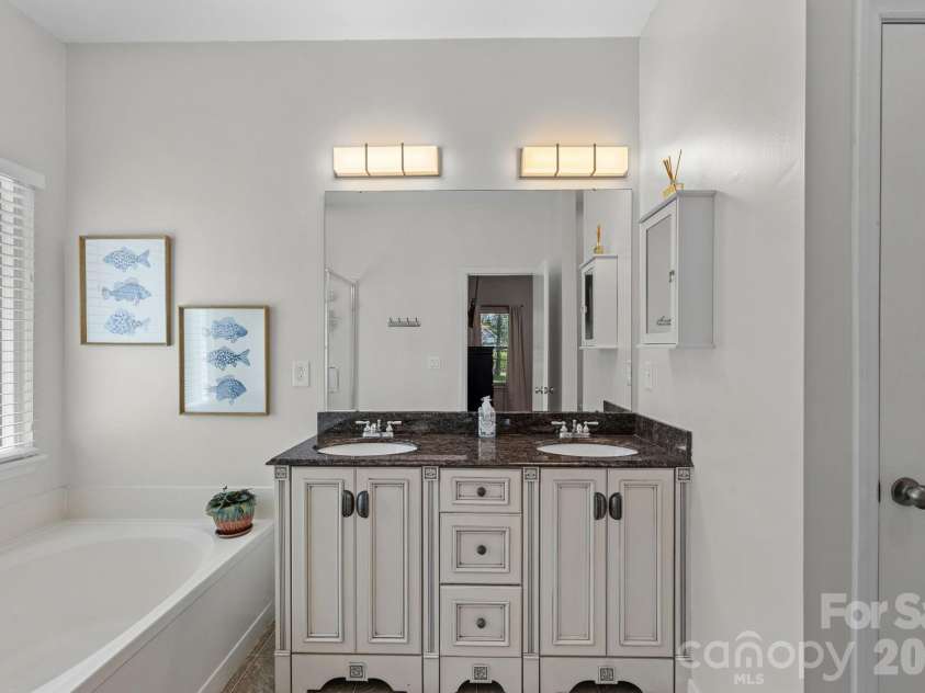 9413 Twin Trail Drive, Huntersville, NC 28078.  MLS# CAR4412850, YatesRealty ID 44465. 