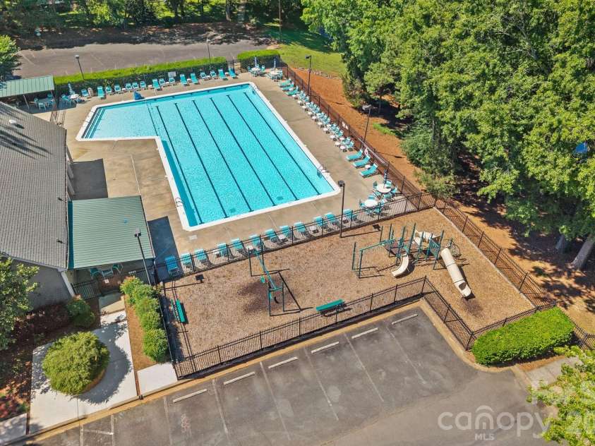 9413 Twin Trail Drive, Huntersville, NC 28078.  MLS# CAR4412850, YatesRealty ID 44465. 