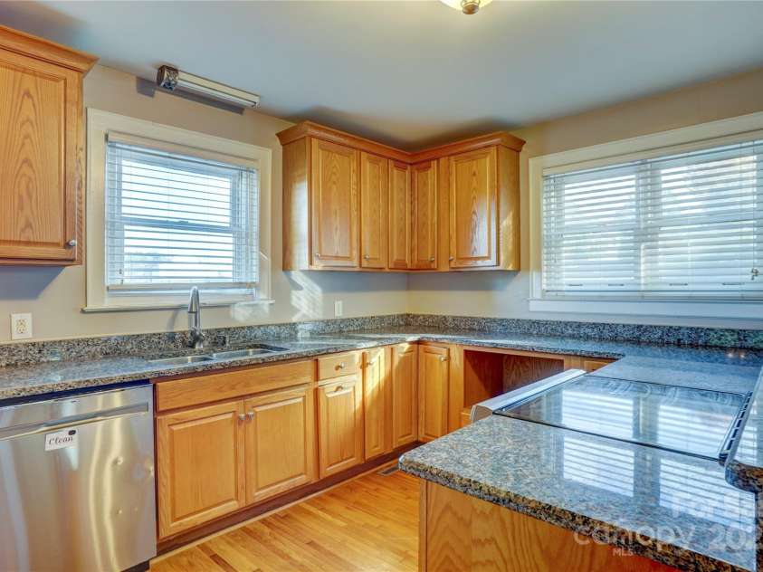 606 Jackson Street, Kannapolis, NC 28083.  MLS# CAR4314447, YatesRealty ID 44467. 