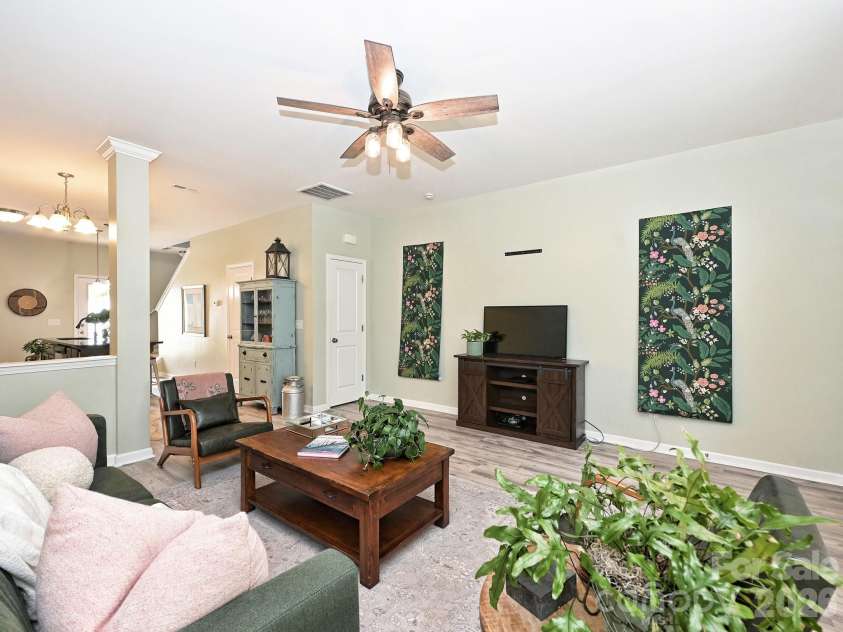 13748 Calloway Glen Drive, Charlotte, NC 28273.  MLS# CAR4414626, YatesRealty ID 44468. 