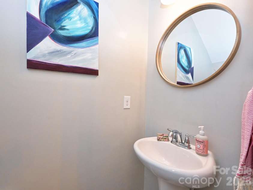 13748 Calloway Glen Drive, Charlotte, NC 28273.  MLS# CAR4414626, YatesRealty ID 44468. 