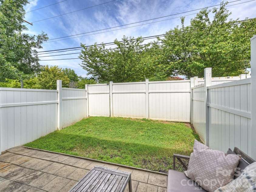 13748 Calloway Glen Drive, Charlotte, NC 28273.  MLS# CAR4414626, YatesRealty ID 44468. 