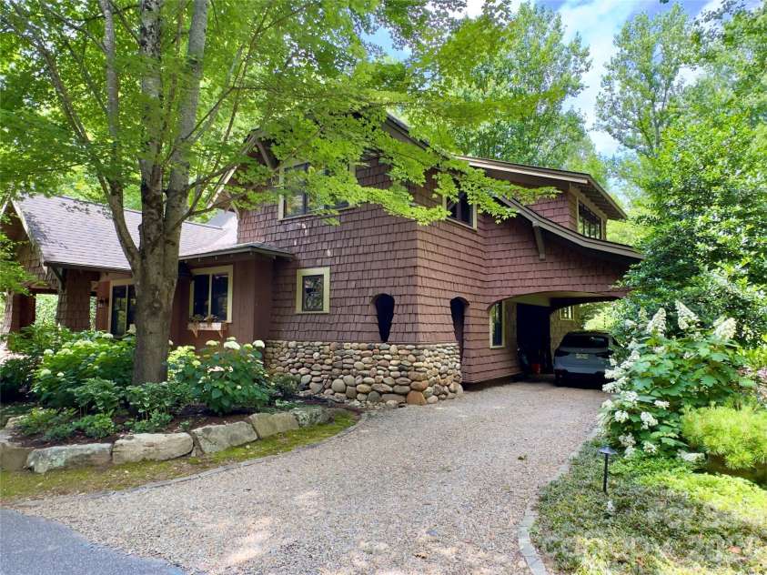 20 & 22 Chaucer Road, Black Mountain, NC 28711.  MLS# CAR4388121, YatesRealty ID 44469. 