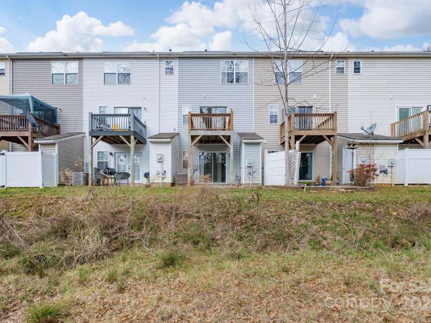 331 Wilkes Place Drive, Fort Mill, SC 29715.  MLS# CAR4227425, YatesRealty ID 4447. 