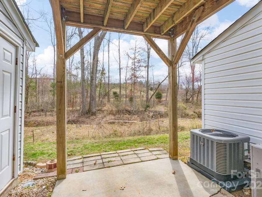 331 Wilkes Place Drive, Fort Mill, SC 29715.  MLS# CAR4227425, YatesRealty ID 4447. Patio off Basement Level