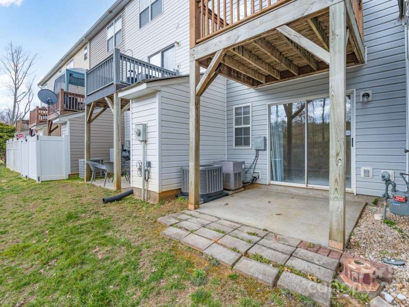 331 Wilkes Place Drive, Fort Mill, SC 29715.  MLS# CAR4227425, YatesRealty ID 4447. Patio off Basement Level