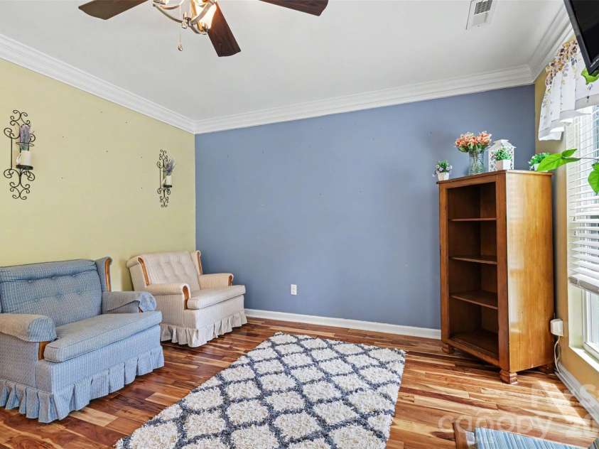 3515 Crescent Knoll Drive, Matthews, NC 28105.  MLS# CAR4411519, YatesRealty ID 44472. 
