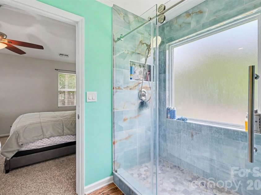 3515 Crescent Knoll Drive, Matthews, NC 28105.  MLS# CAR4411519, YatesRealty ID 44472. 