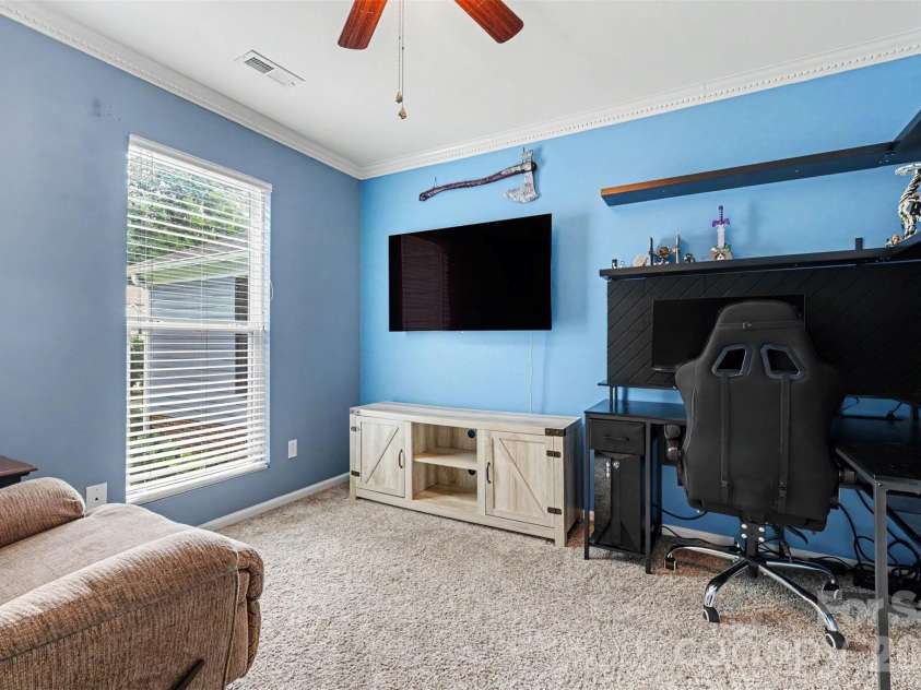 3515 Crescent Knoll Drive, Matthews, NC 28105.  MLS# CAR4411519, YatesRealty ID 44472. 