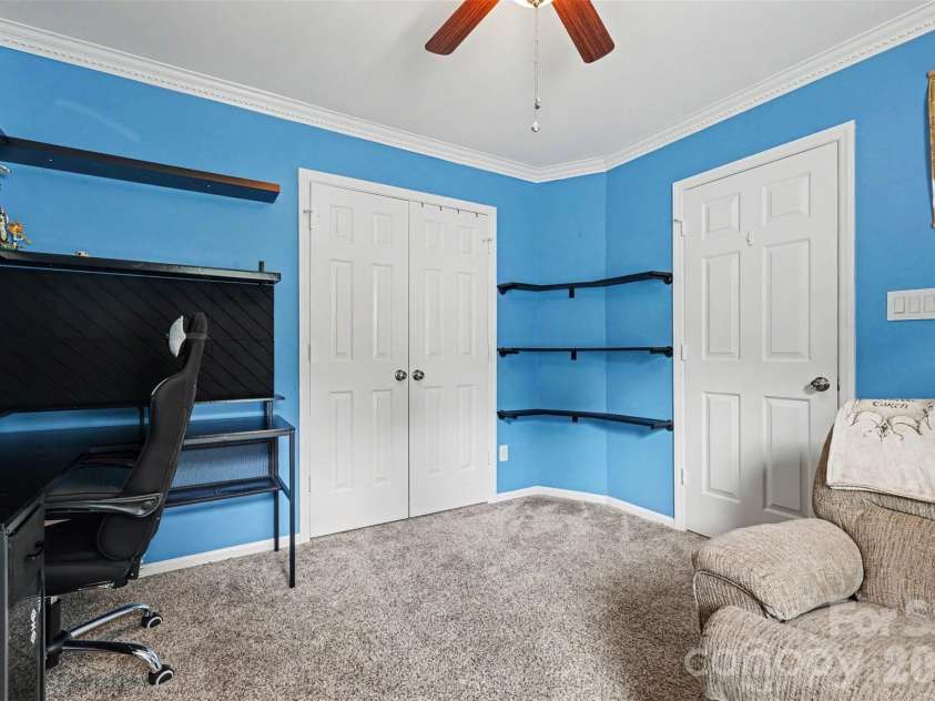3515 Crescent Knoll Drive, Matthews, NC 28105.  MLS# CAR4411519, YatesRealty ID 44472. 