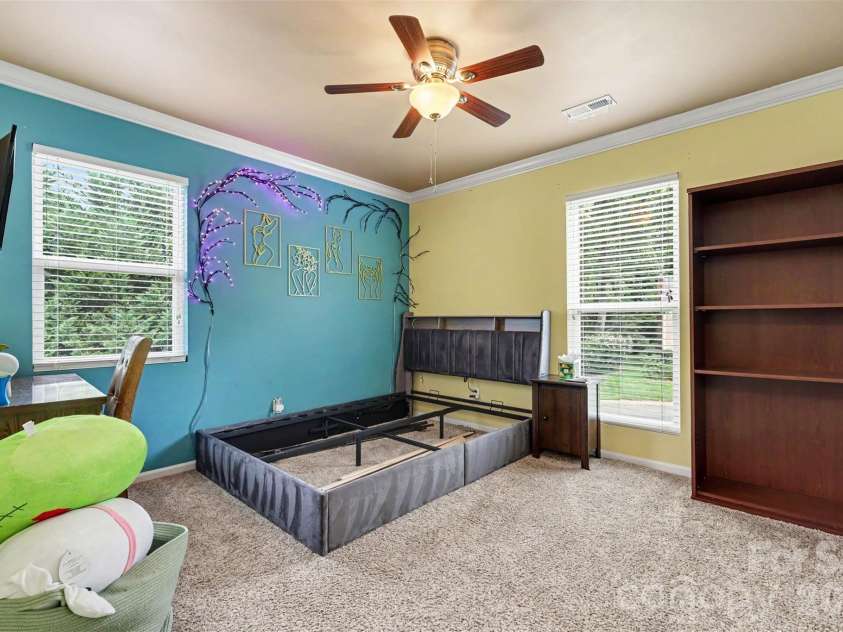 3515 Crescent Knoll Drive, Matthews, NC 28105.  MLS# CAR4411519, YatesRealty ID 44472. 