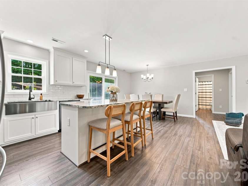 2953 2nd Street Court, Hickory, NC 28601.  MLS# CAR4414067, YatesRealty ID 44473. 