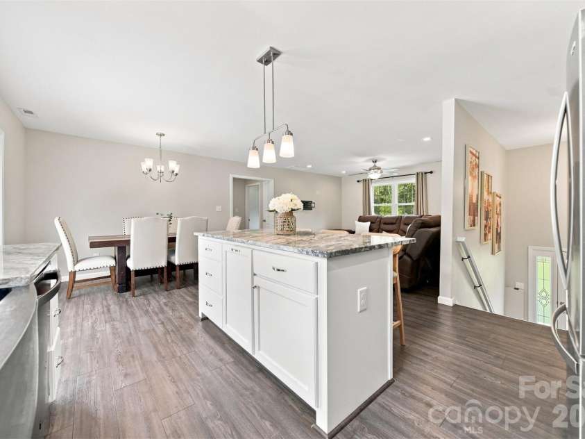 2953 2nd Street Court, Hickory, NC 28601.  MLS# CAR4414067, YatesRealty ID 44473. 