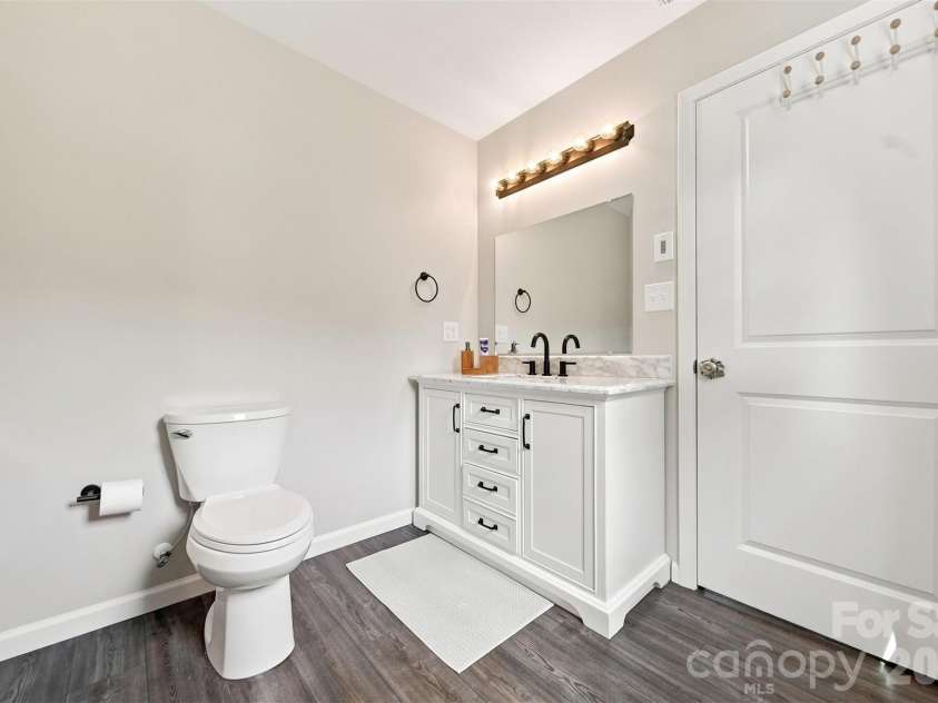 2953 2nd Street Court, Hickory, NC 28601.  MLS# CAR4414067, YatesRealty ID 44473. 