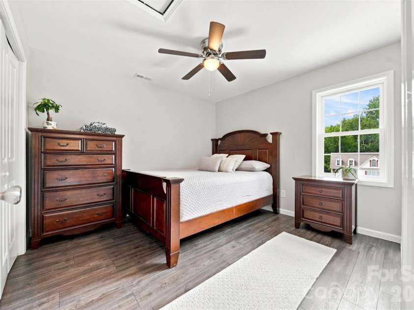 2953 2nd Street Court, Hickory, NC 28601.  MLS# CAR4414067, YatesRealty ID 44473. 
