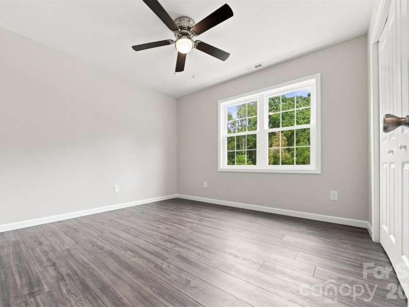2953 2nd Street Court, Hickory, NC 28601.  MLS# CAR4414067, YatesRealty ID 44473. 