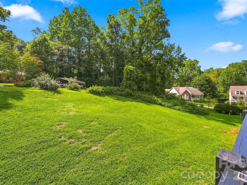 2953 2nd Street Court, Hickory, NC 28601.  MLS# CAR4414067, YatesRealty ID 44473. 