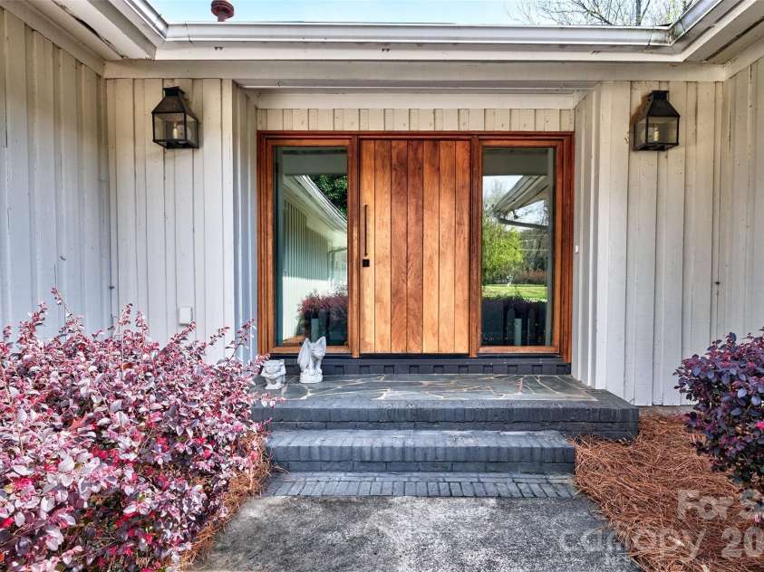 27 Apple Orchard Lane, Lake Wylie, SC 29710.  MLS# CAR4414033, YatesRealty ID 44475. 