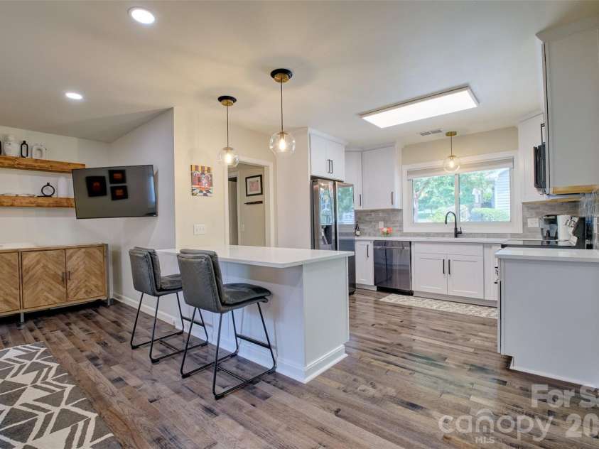 27 Apple Orchard Lane, Lake Wylie, SC 29710.  MLS# CAR4414033, YatesRealty ID 44475. 