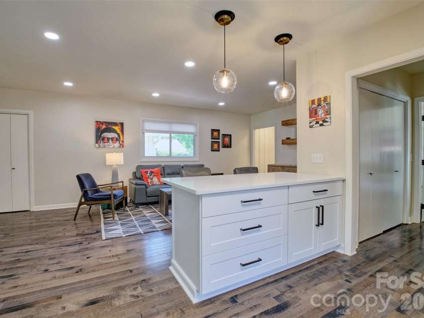 27 Apple Orchard Lane, Lake Wylie, SC 29710.  MLS# CAR4414033, YatesRealty ID 44475. 