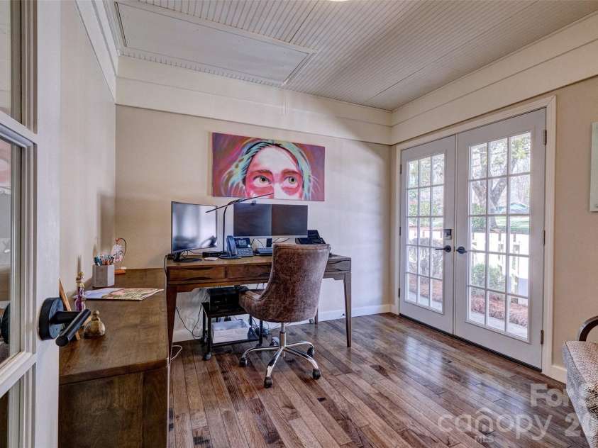 27 Apple Orchard Lane, Lake Wylie, SC 29710.  MLS# CAR4414033, YatesRealty ID 44475. 