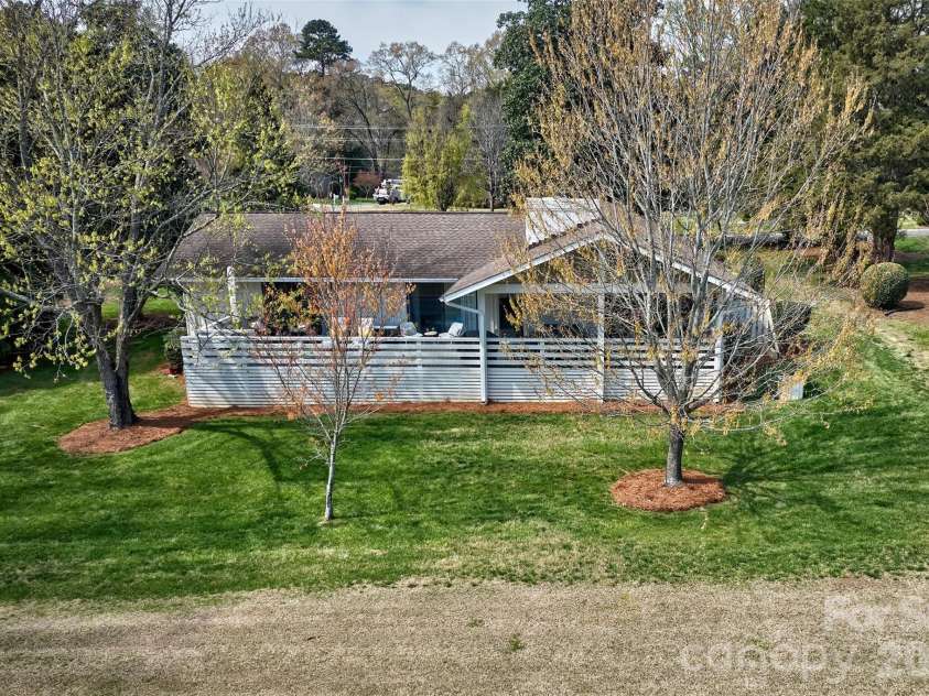 27 Apple Orchard Lane, Lake Wylie, SC 29710.  MLS# CAR4414033, YatesRealty ID 44475. 