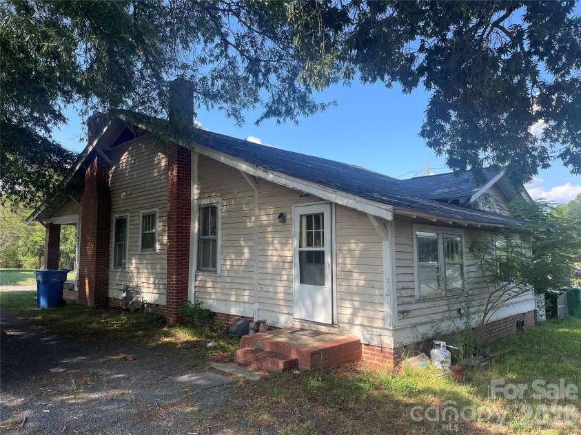 1235 Freeman Avenue, Albemarle, NC 28001.  MLS# CAR4414915, YatesRealty ID 44477. 