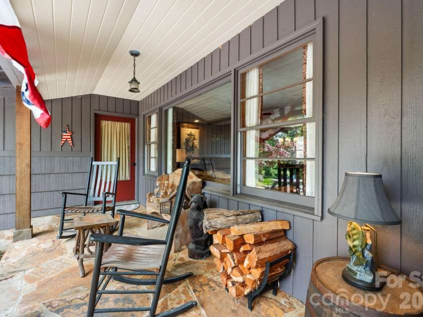 168 Mountain View Drive, Blowing Rock, NC 28605.  MLS# CAR4414895, YatesRealty ID 44479. 