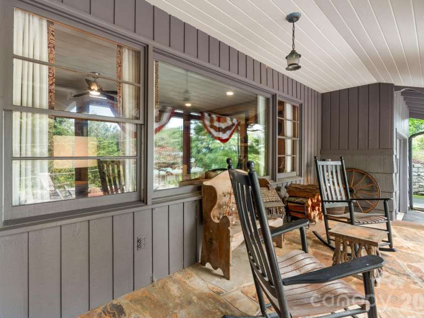 168 Mountain View Drive, Blowing Rock, NC 28605.  MLS# CAR4414895, YatesRealty ID 44479. 