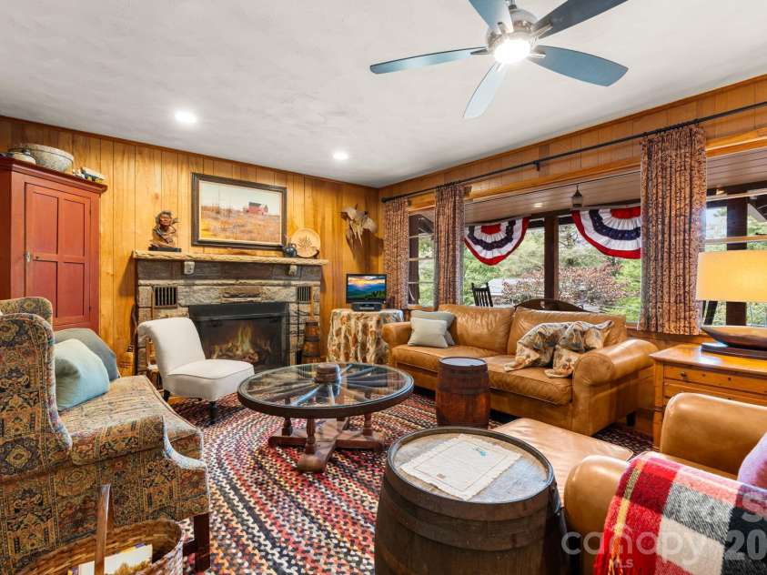 168 Mountain View Drive, Blowing Rock, NC 28605.  MLS# CAR4414895, YatesRealty ID 44479. 