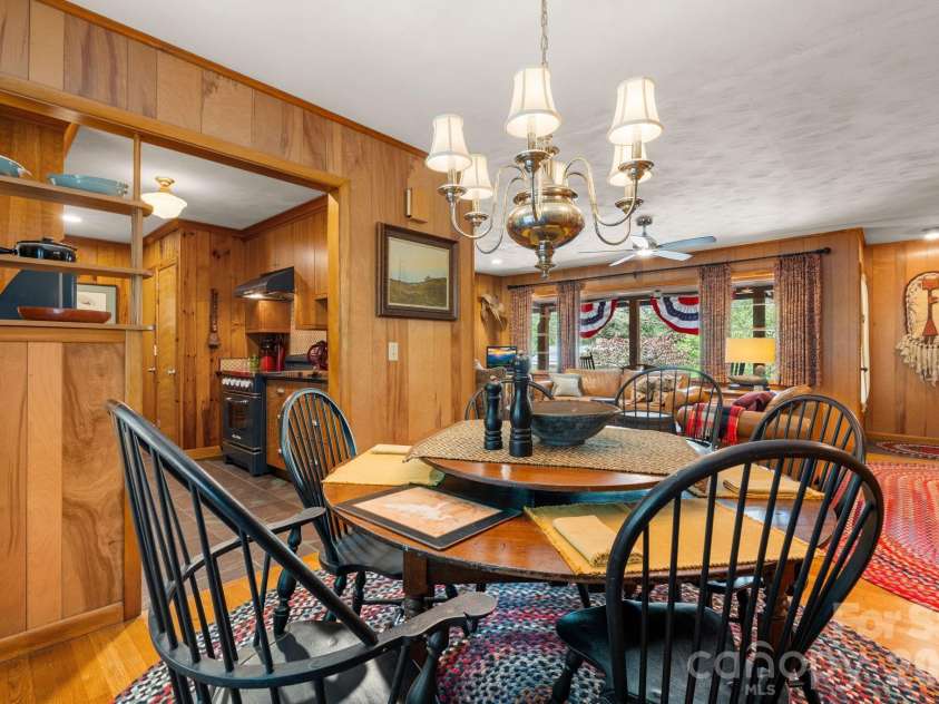 168 Mountain View Drive, Blowing Rock, NC 28605.  MLS# CAR4414895, YatesRealty ID 44479. 