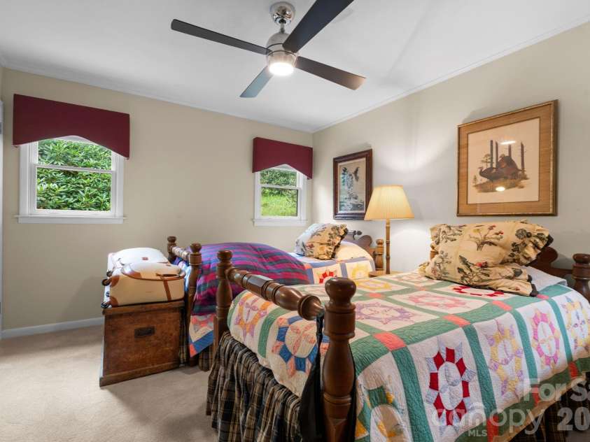 168 Mountain View Drive, Blowing Rock, NC 28605.  MLS# CAR4414895, YatesRealty ID 44479. 