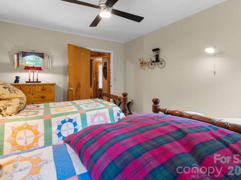 168 Mountain View Drive, Blowing Rock, NC 28605.  MLS# CAR4414895, YatesRealty ID 44479. 
