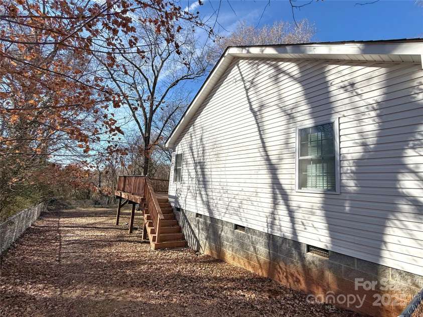 686 Elizabeth Street, Concord, NC 28025.  MLS# CAR4330941, YatesRealty ID 4448. 