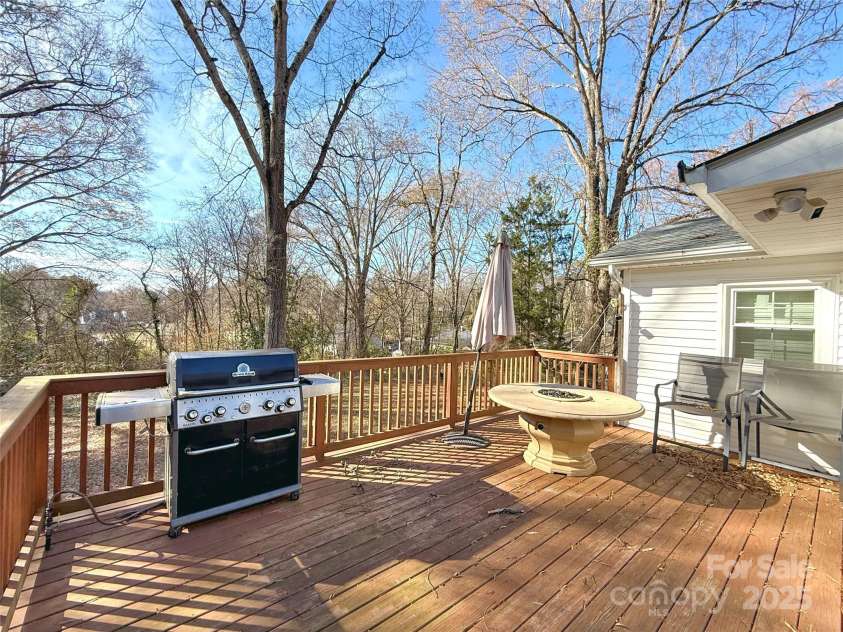 686 Elizabeth Street, Concord, NC 28025.  MLS# CAR4330941, YatesRealty ID 4448. 