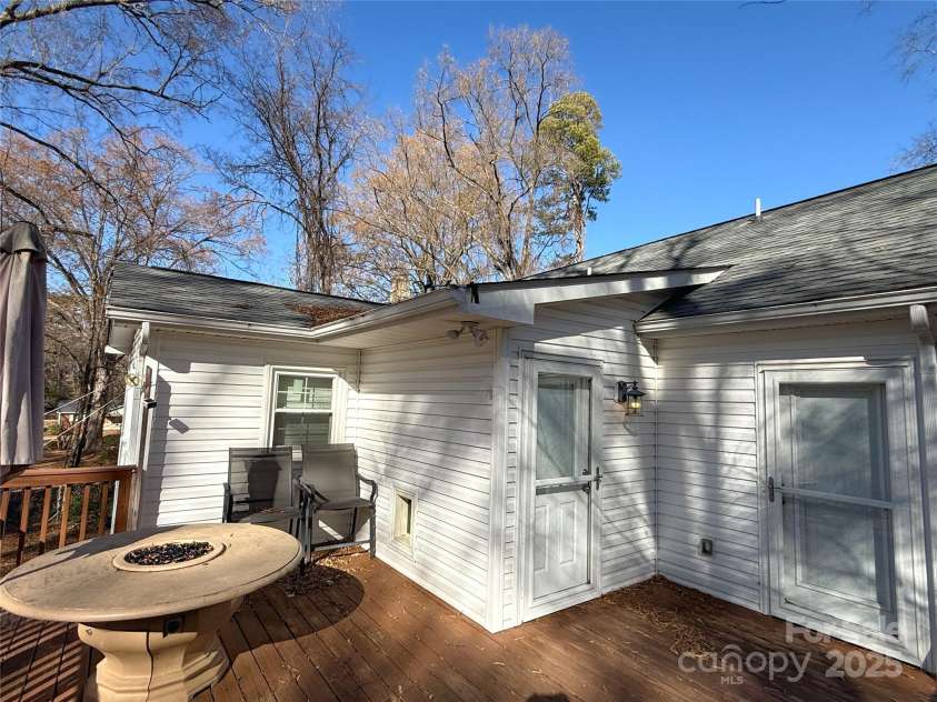 686 Elizabeth Street, Concord, NC 28025.  MLS# CAR4330941, YatesRealty ID 4448. 