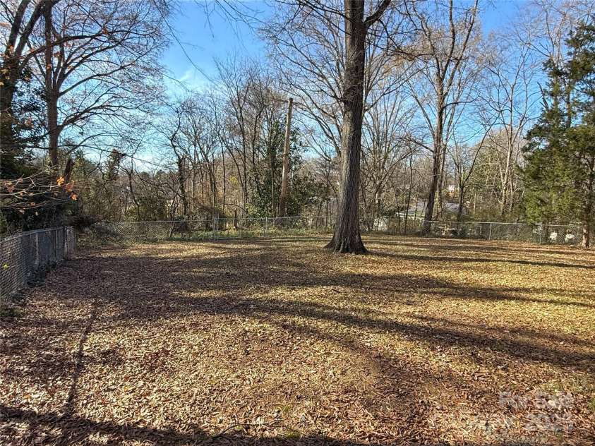 686 Elizabeth Street, Concord, NC 28025.  MLS# CAR4330941, YatesRealty ID 4448. 